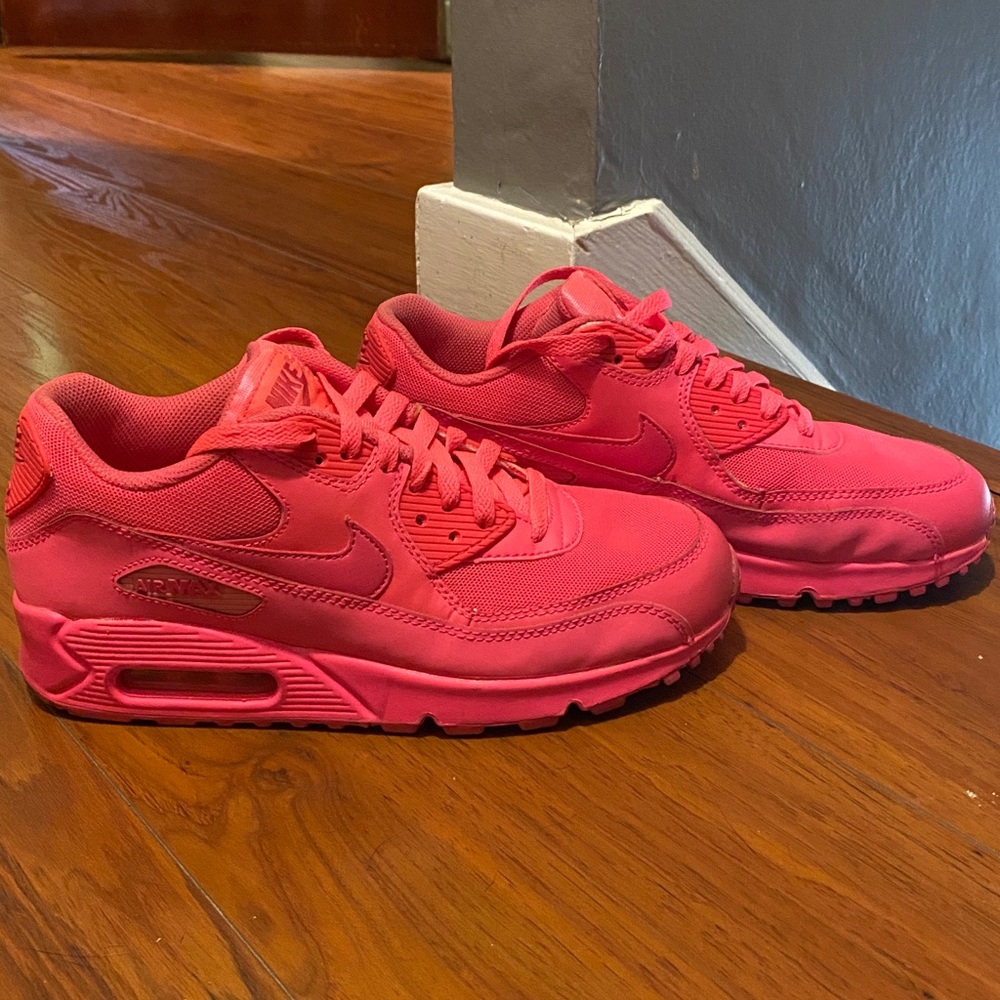 Women’s Nike Air Max 90